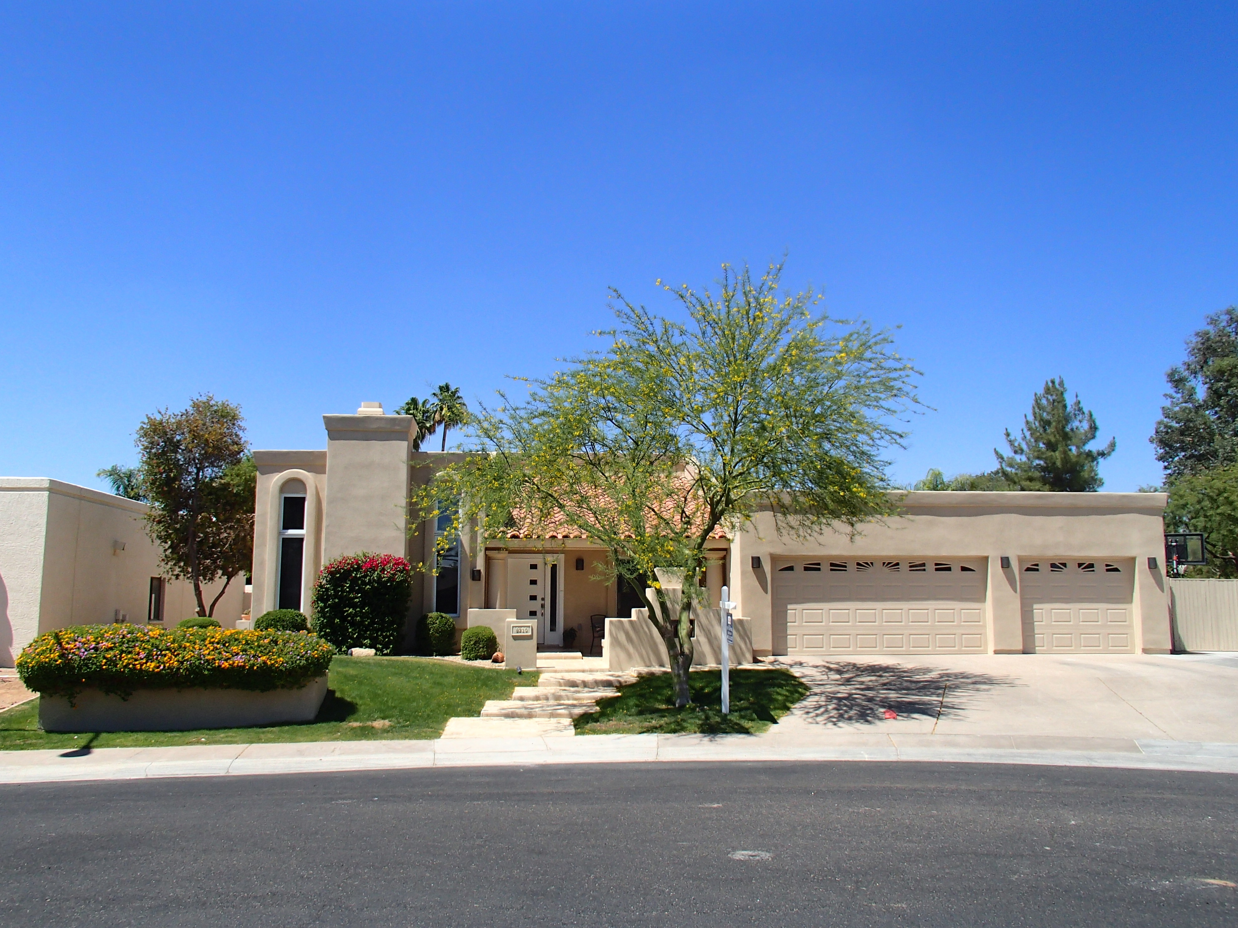 8210 E. Del Claro at the Island in McCormick Ranch